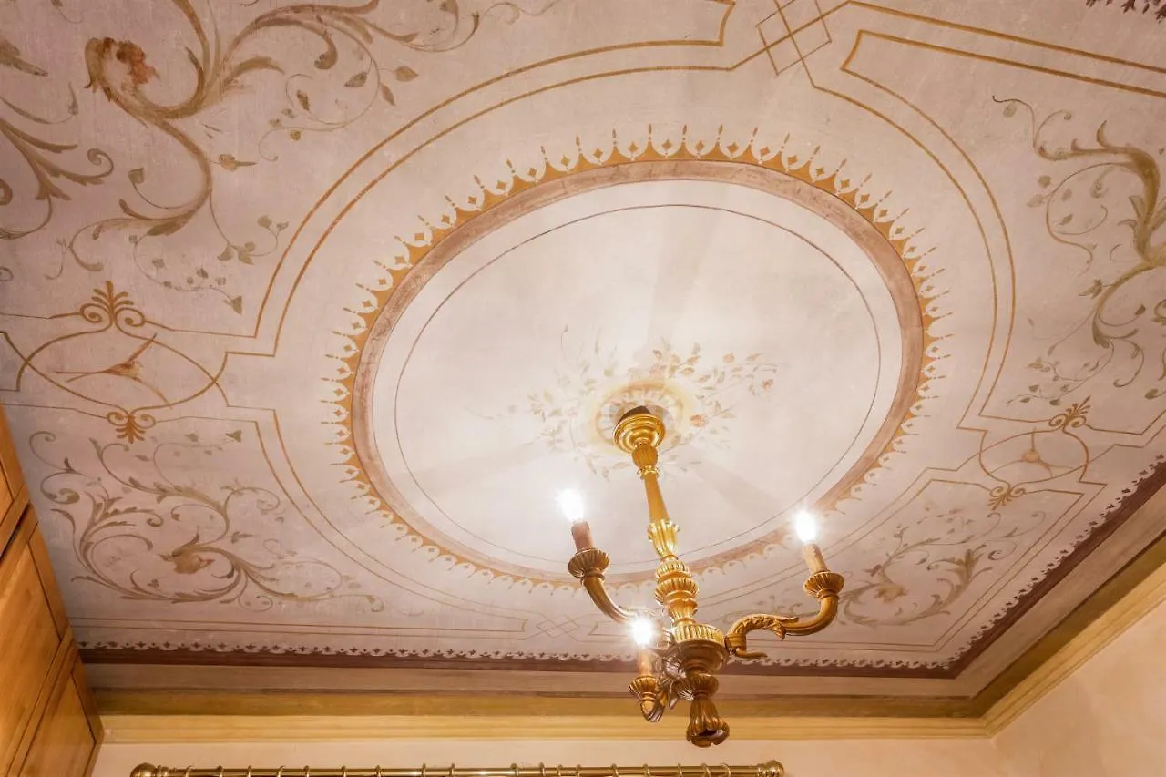 Vittoria Street Charming Apartment Rome